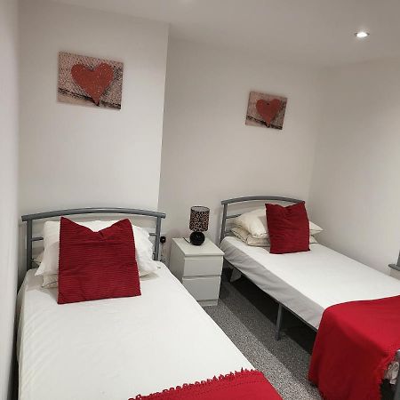 קולצ'סטר Vetrelax 4Bedroom House With Garden And Parking מראה חיצוני תמונה