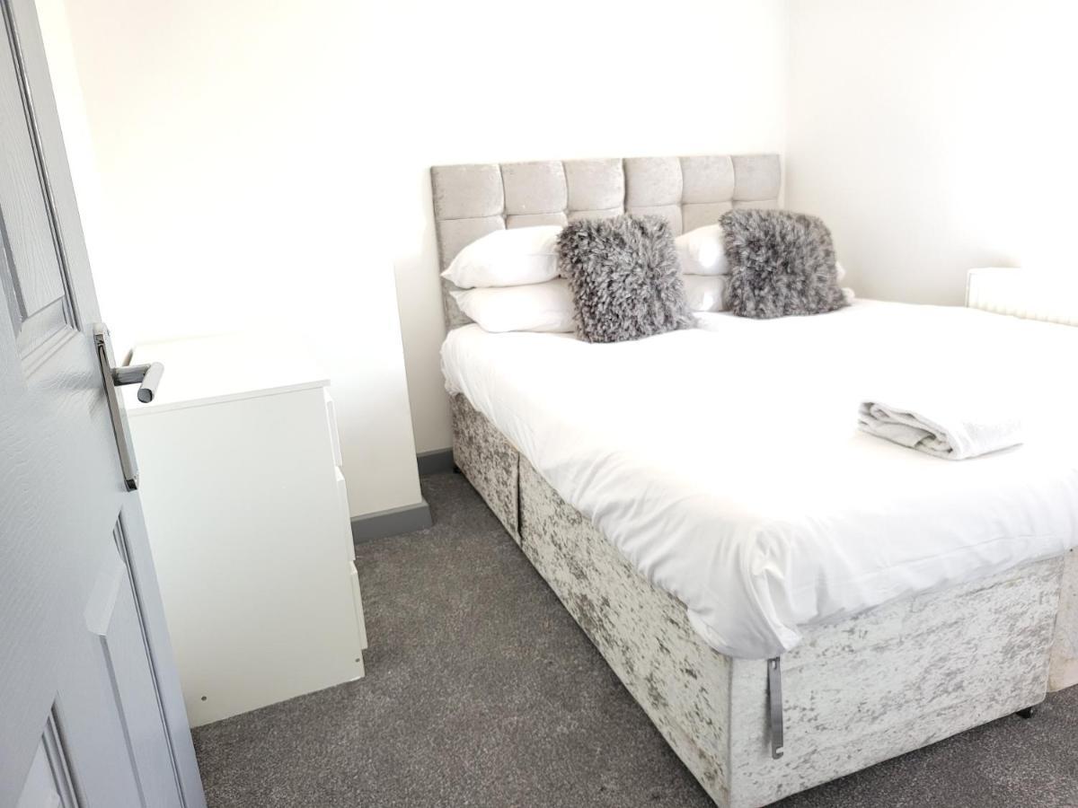 קולצ'סטר Vetrelax 4Bedroom House With Garden And Parking מראה חיצוני תמונה