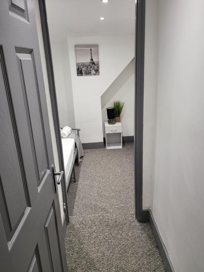 קולצ'סטר Vetrelax 4Bedroom House With Garden And Parking מראה חיצוני תמונה