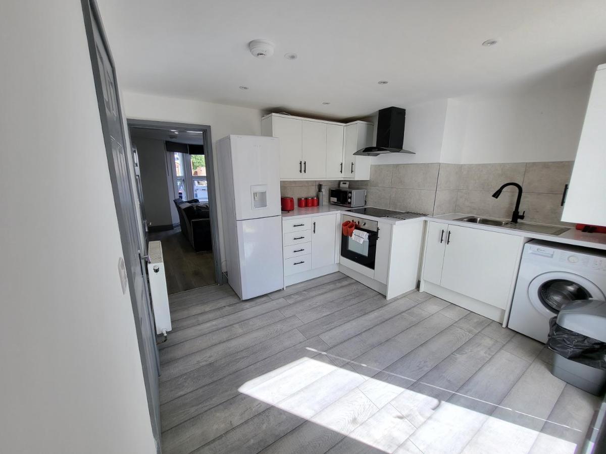 קולצ'סטר Vetrelax 4Bedroom House With Garden And Parking מראה חיצוני תמונה